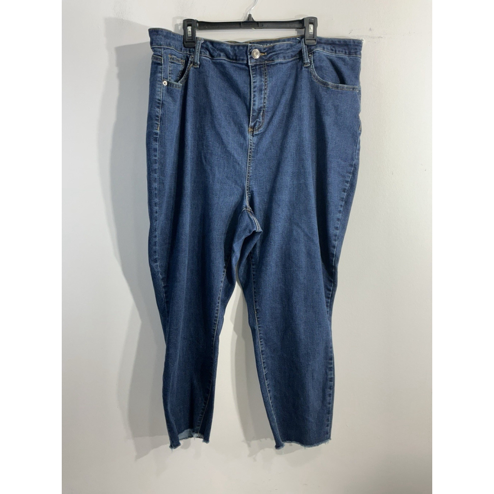 Womans Fashion To Figure Blue Jeans 24